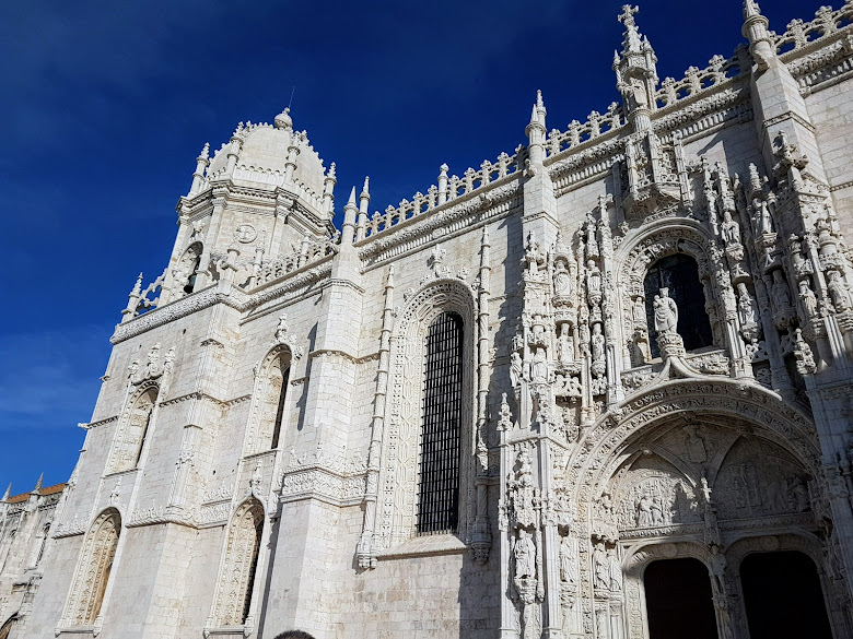 修道院南面的聖瑪利亞教堂 (Santa Maria de Belem Church)