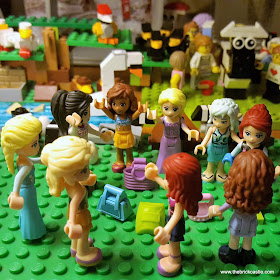 LEGO 12 Days Of Christmas 9 ladies dancing friends minifigs