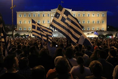 Τρόικα και ελληνικό χρέος: H μπλόφα αποκαλύπτεται;