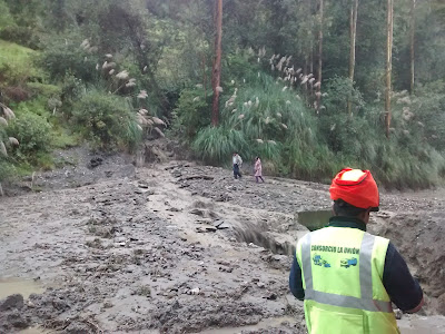 HUAYCO DEJA VARADO A PASAJEROS EN CARRETERA HUÁNUCO – LA UNIÓN