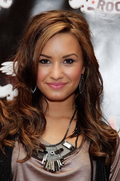 how to do demi lovato makeup. Demi Lovato with make up and