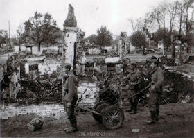 Germans in Gomel, 23 August 1941 worldwartwo.filminspector.com