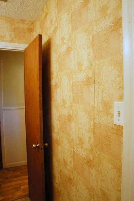 HallBathroom13