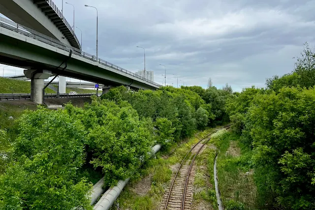 вид с Бусиновского путепровода, Бусиновская развязка МКАД, железнодорожная ветка Ховрино – ТЭЦ-21