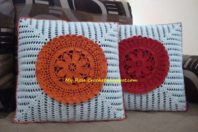 http://myrosecrochet.blogspot.in/2014/12/doily-in-center-cushion-cover.html