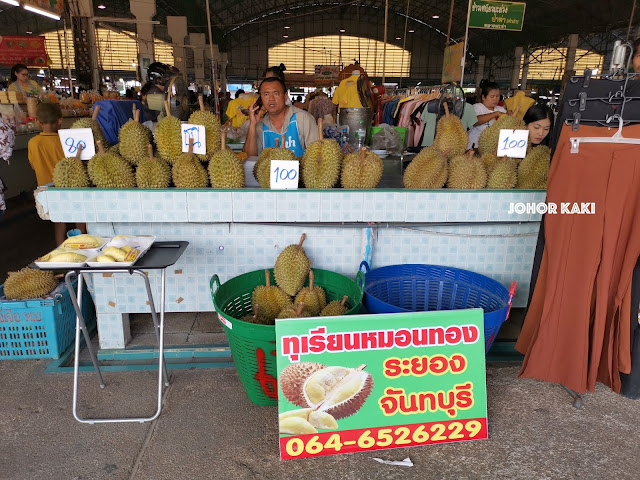 Fresh Food Market Cha-am in Hua Hin, Thailand