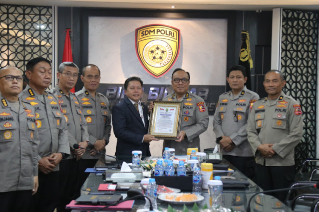 Polri Terima Award Untuk Keterbukaan Rekrutmen Anggota Kepolisian