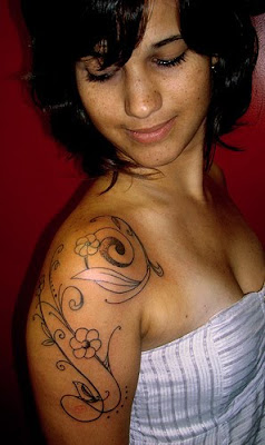 Design Tribal Tattoo on Cute Women