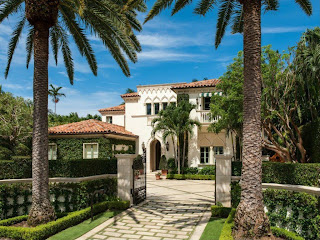 Foto del interior de una mansion al lado del mar en el area metropolitana de Miami