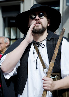 Actor interpretando al ciego del Lazarillo de Tormes