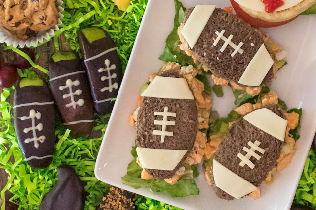 How to Make Baseball Breakfast Sandwich and Buffalo Chicken Football Sandwich Recipes for Father's Day Meals!