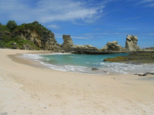 LOKASI DAN RUTE PANTAI KLAYAR PACITAN