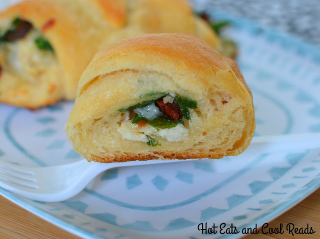 Great served as an appetizer, lunch or side! So delicious and flavorful! Cheesy Chicken, Sun Dried Tomato and Spinach Crescent Rolls Recipe from Hot Eats and Cool Reads