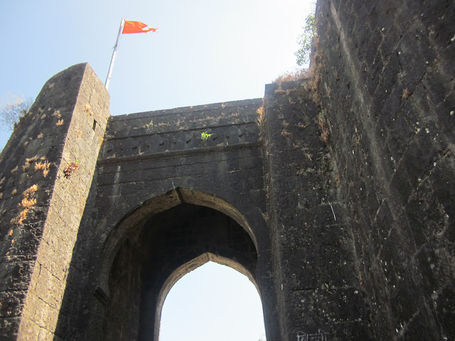 Binni darwaza, Purandar fort