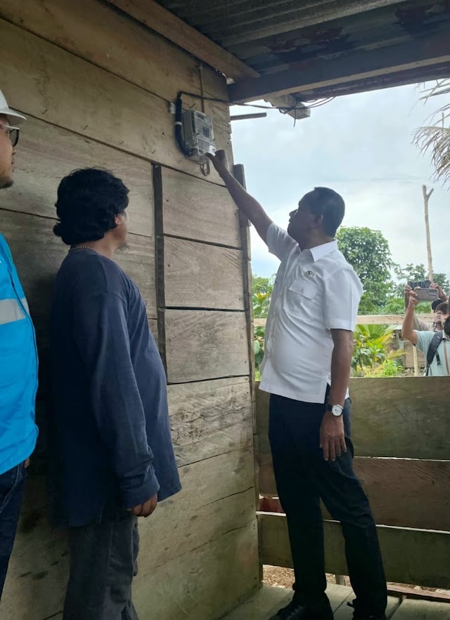  Pengamat Puji Gerak Cepat Menteri ESDM Bahlil Percepat Pemerataan Aliran Listrik di Desa: Visioner, Totalitas Kerja Nyata untuk Rakyat 