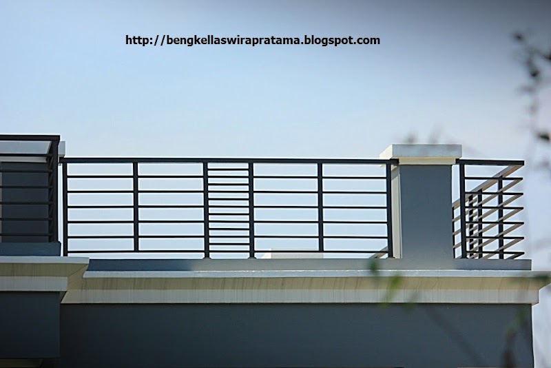 Populer Model Balkon Minimalis, Taman Balkon
