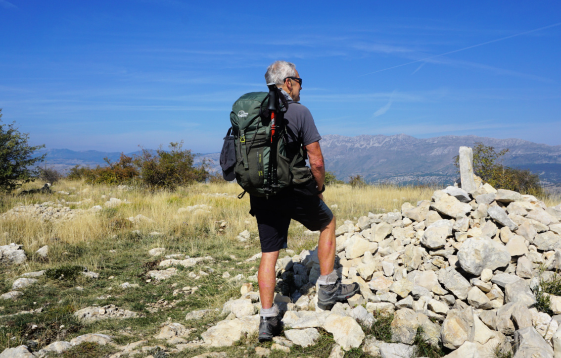 Pic de Courmettes seen from trail