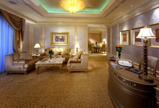 декор в одном из номеров Emirates Palace