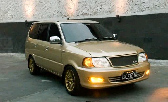 Modifikasi Elegant Mobil Toyota Kijang Kapsul LGX Terbaru 