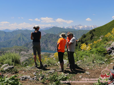 Trekking zum See Sary-Tschelek und aktive Erholung unter dem Gipfel von Pik Lenin