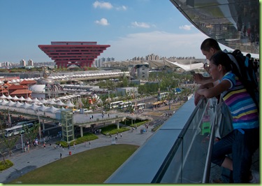 Vista del área B de la Expo 2010 Shanghái, con el Pabellón de China al centro.