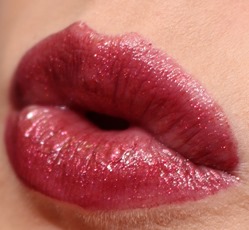 PocketVenusPureColorLoveLipstickEsteeLauder25