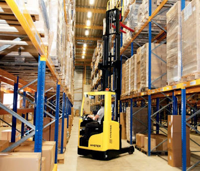 Xe nâng Reach Truck tầm cao Hyster