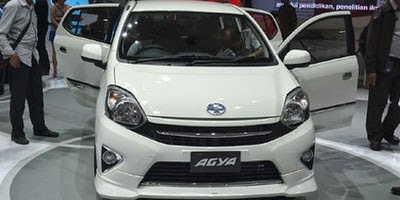 Toyota Agya vs. hyundai Grand i10