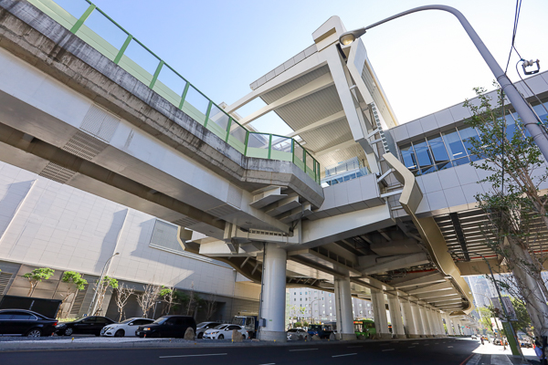 台中捷運綠線票價、路線、車站建築、彩繪車廂，享受捷運生活