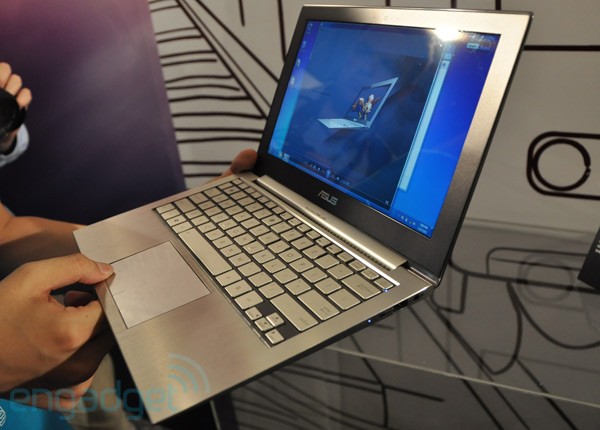 Asus UX21 Laptop Takes On the MacBook Air