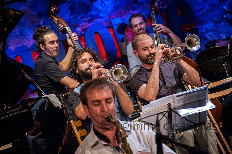 Alejandro Granados i Marc Cuevas (contrabaix) amb Julián Sánchez i Pol Padrós (trompeta) i Oriol Fontclara (saxo alt), Barcelona 26-8-2014