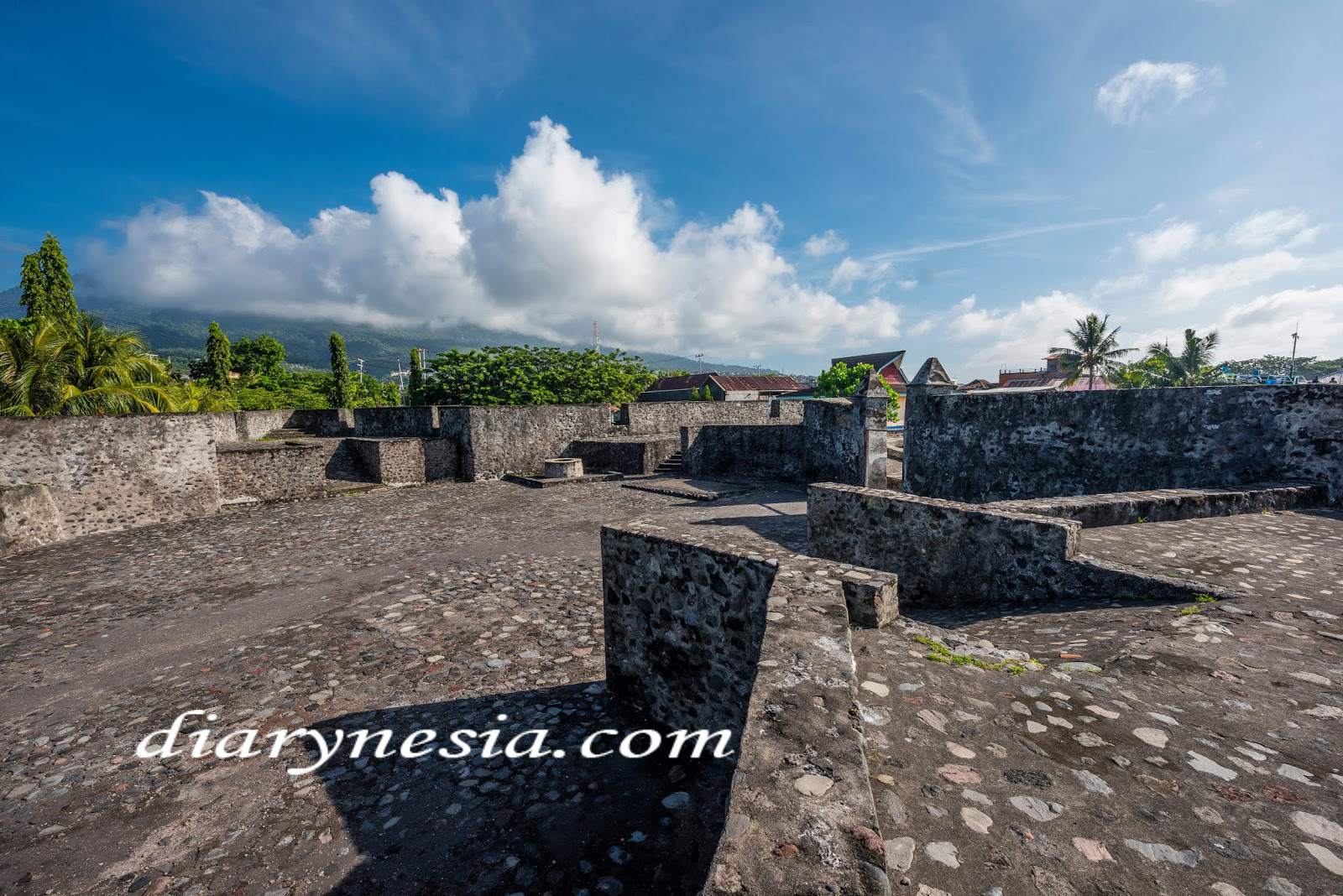 sultanate of ternate, north maluku tourism, ternate island, diarynesia