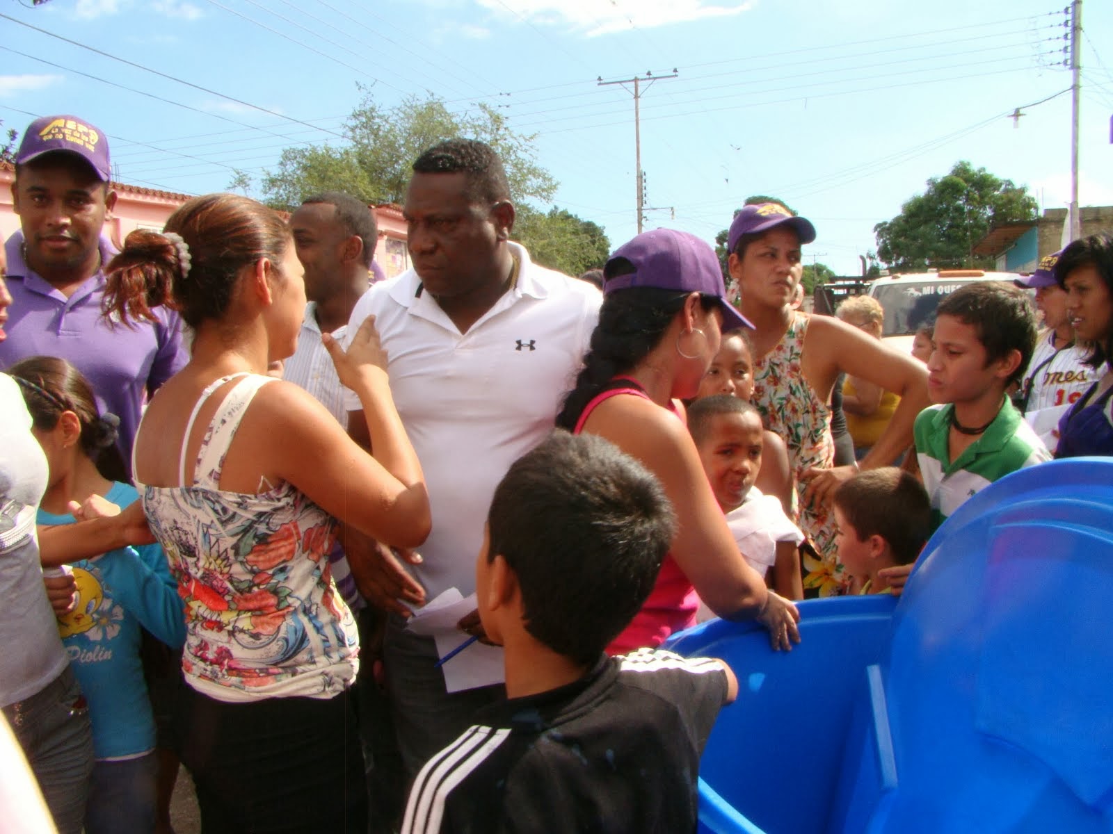 El Candidto "Félix Mayz" le Cumple al Pueblo