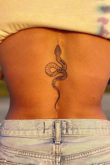 54 mini tatuagens de cobras para mulheres que querem demonstrar seu poder