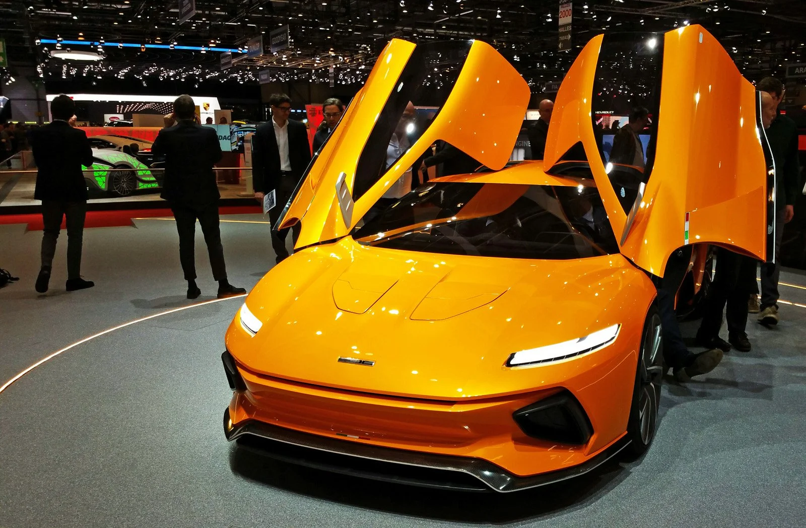 Mãn nhãn với dàn siêu xe hội tụ tại Geneva Motor Show 2016