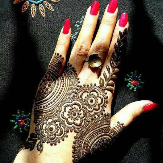 BEAUTIFUL&SIMPLE MEHANDI DESIGN