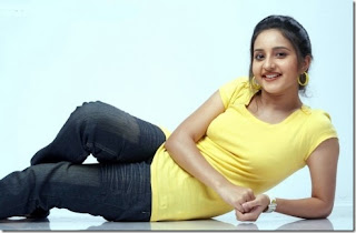 Bhama Hot photo in yellow dress