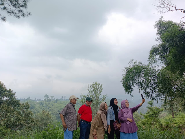 Botram dan Piknik Asyik di Selabintana Sukabumi