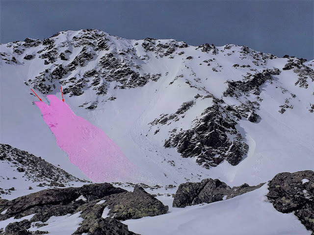 Durch den Impuls einer spontanen nassen Lockerschneelawine löste sich heute am 17.03. um 11:30 Uhr eine Schneebrettlawine. Steintalspitze, Kühtai