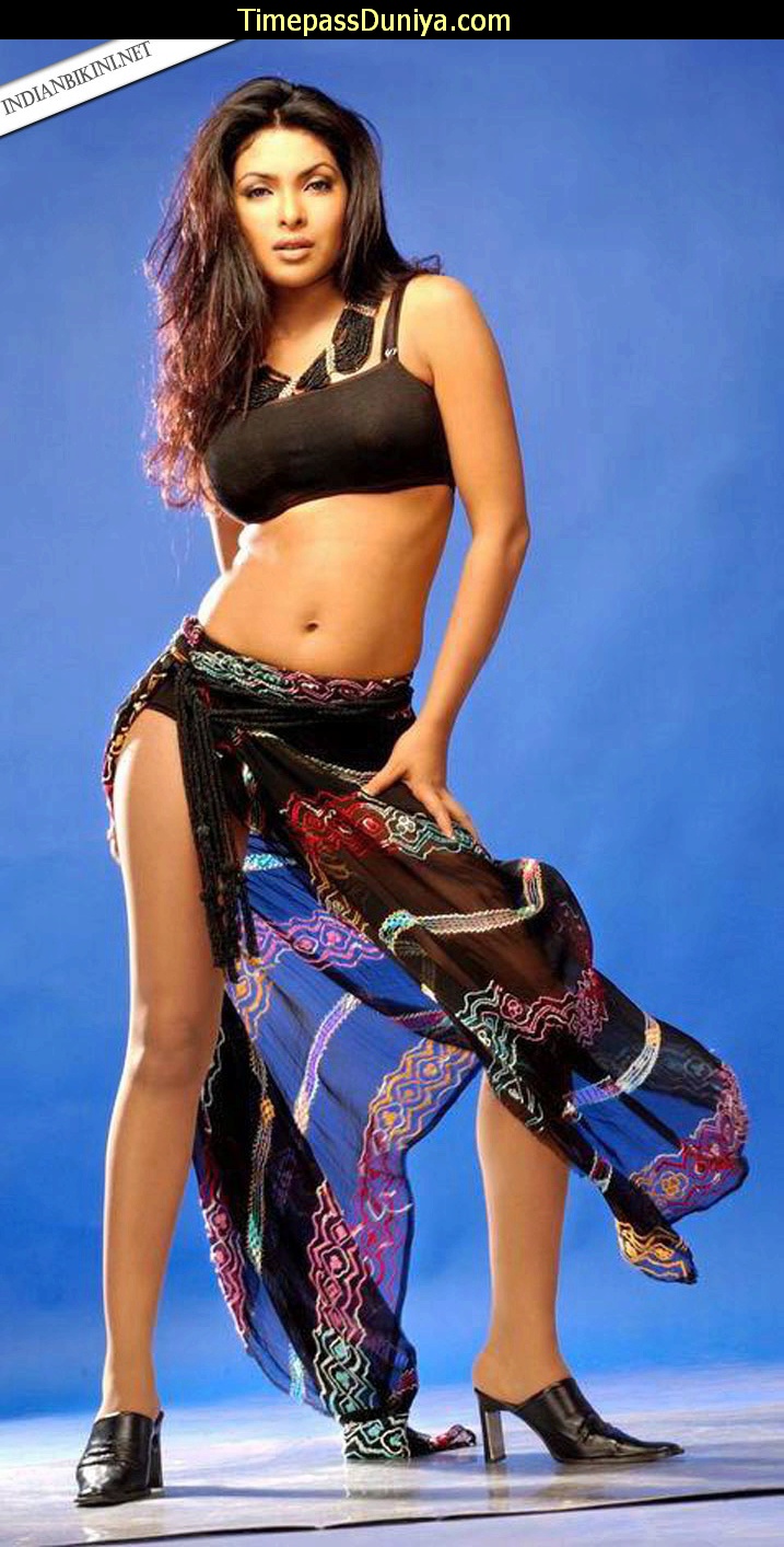 Priyanka Chopra hot in Bikini