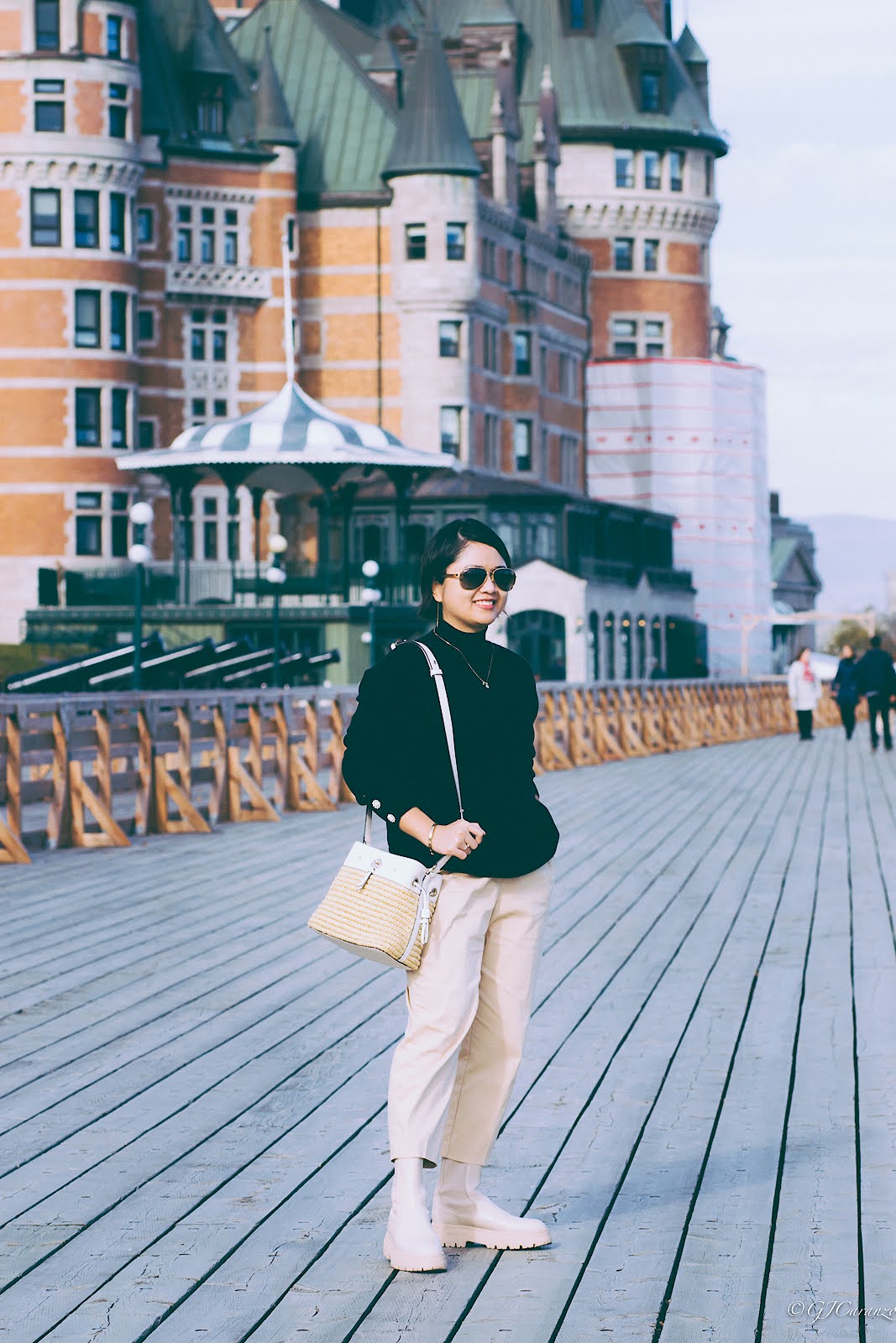 Fall Travel Outfit | Zara Long Beige Coat | Zara Ankle Boots | RayBan Polarized Sunglasses | Kate Spade Bucket Bag | Winners Canada Knit Top | Petite Fashion