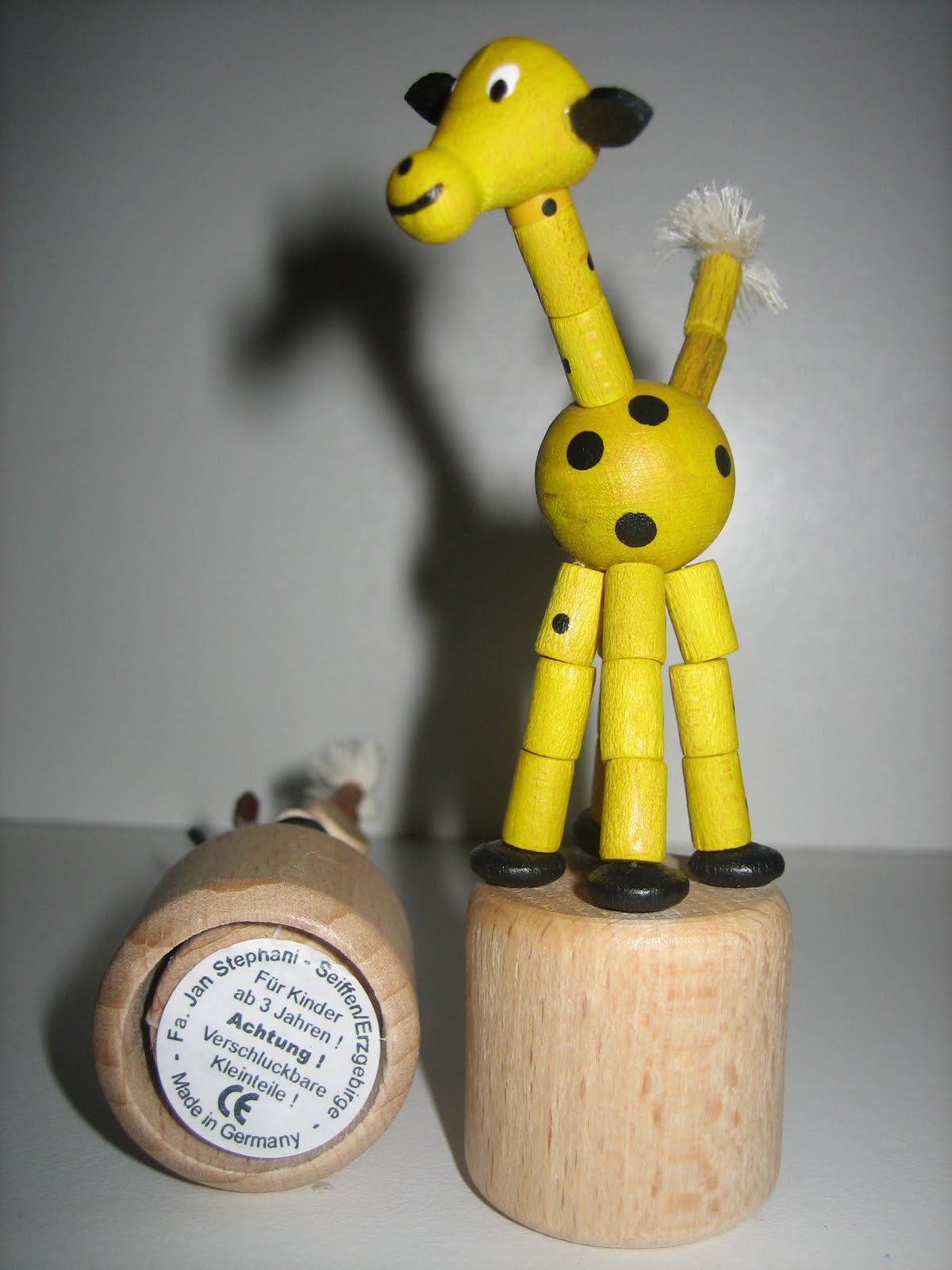 Pomsie's Push Puppets: Classic Giraffes and mechanism ...