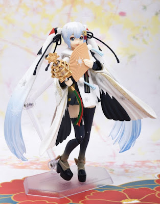 figma Snow Miku 2018 Crane Priestess Ver. - Max Factory