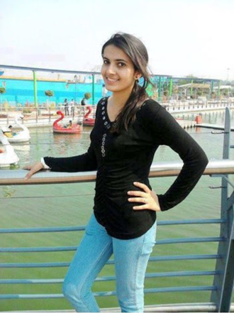 Real Indian Girl pic, Cute real Indian girl pics