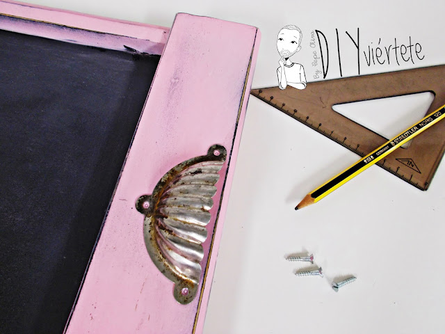 DIY-bandeja-madera-bricolaje-craquelé-pintyplus-pintar-chalkpaint-pizarra-rosa-desayuno-9