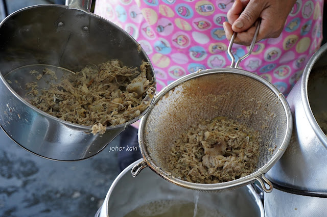 Permas Jaya Xin Thianman Black "Char Siew" Wanton Mee in Johor Bahru 新天满锦旺雲吞面