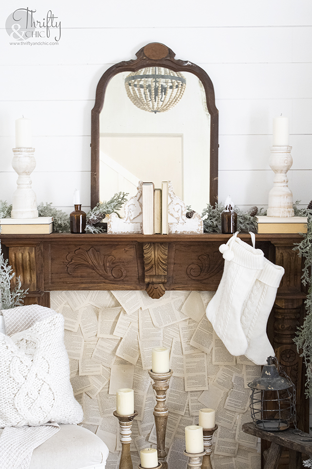 Vintage Christmas decor. Farmhouse neutral christmas decorating ideas. Living room christmas decor. Neutral Christmas mantel decor. Brown and white