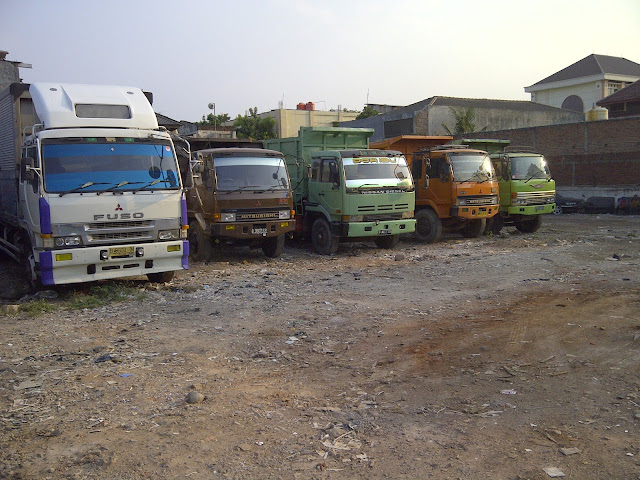 JUAL TRUK  BEKAS 