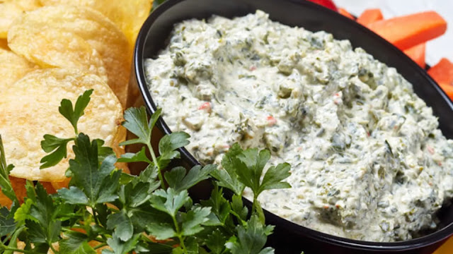 Spinach & Yogurt Dip