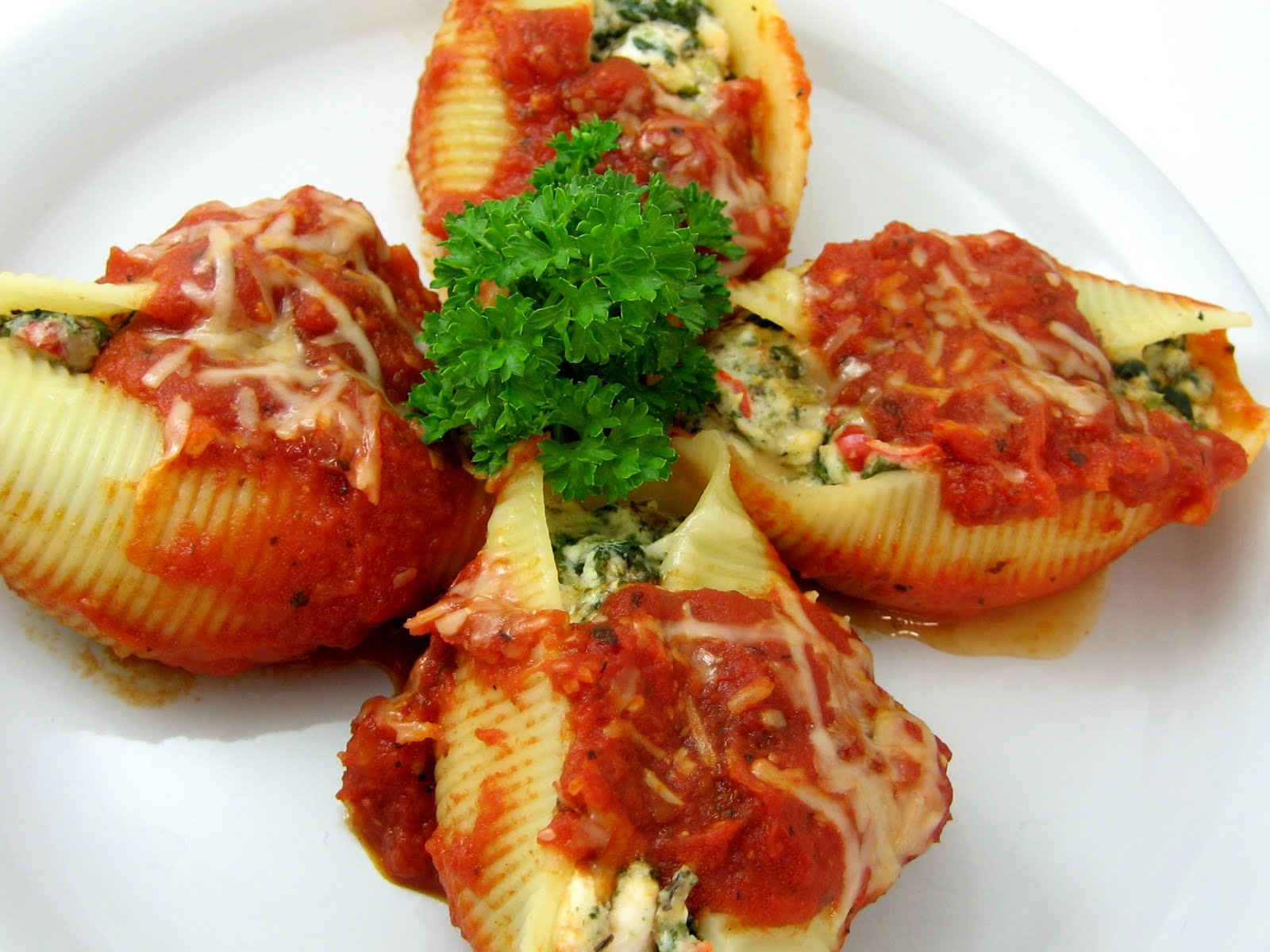 Cheese and Spinach Stuffed Pasta Shells